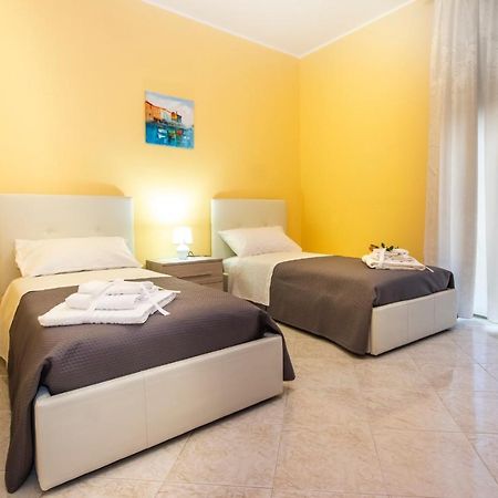 Etna Sunshine Apartment Linguaglossa Bagian luar foto