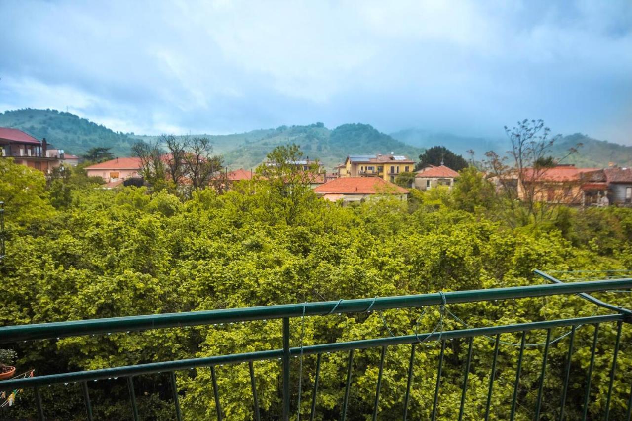 Etna Sunshine Apartment Linguaglossa Bagian luar foto