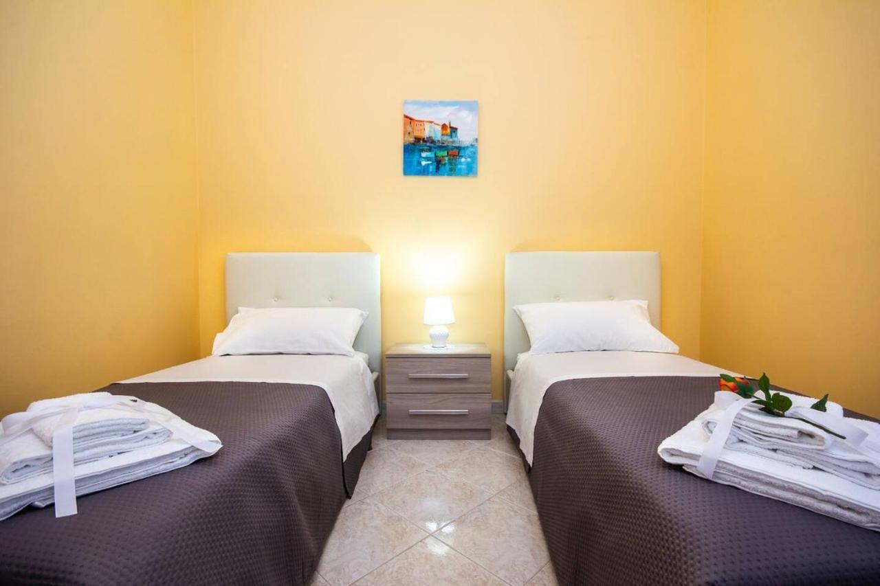 Etna Sunshine Apartment Linguaglossa Bagian luar foto
