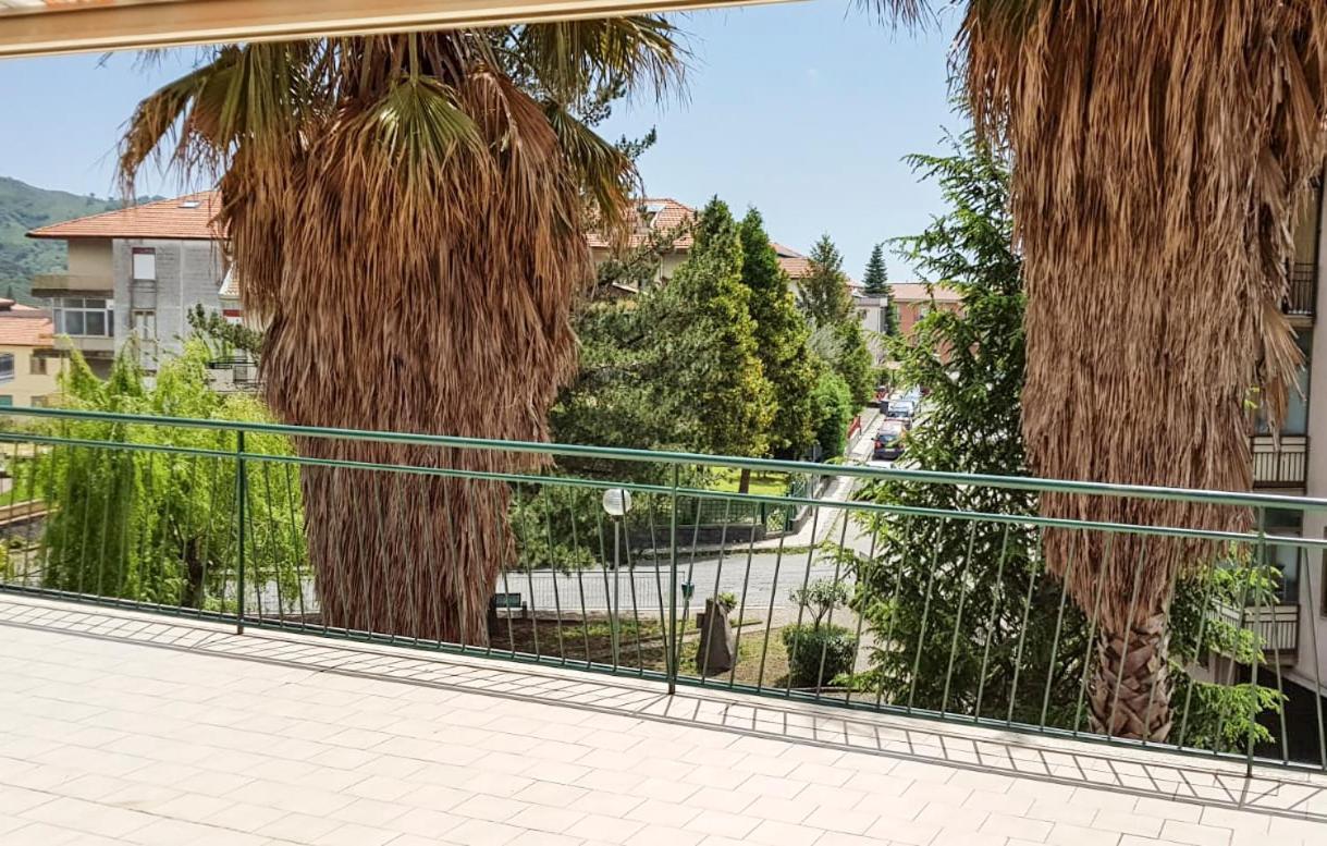Etna Sunshine Apartment Linguaglossa Bagian luar foto